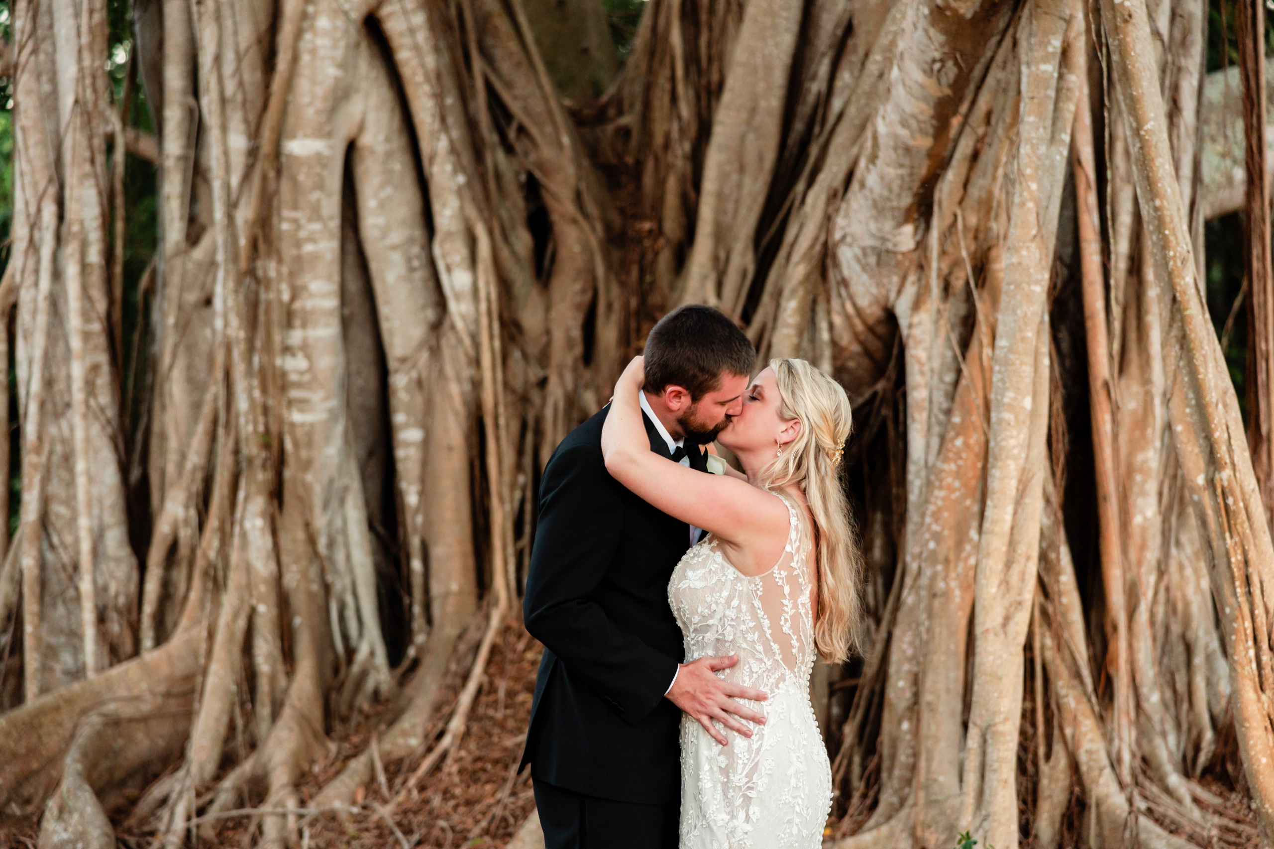 Bethany & Christopher at Powel Crosley Estate — photograph 36