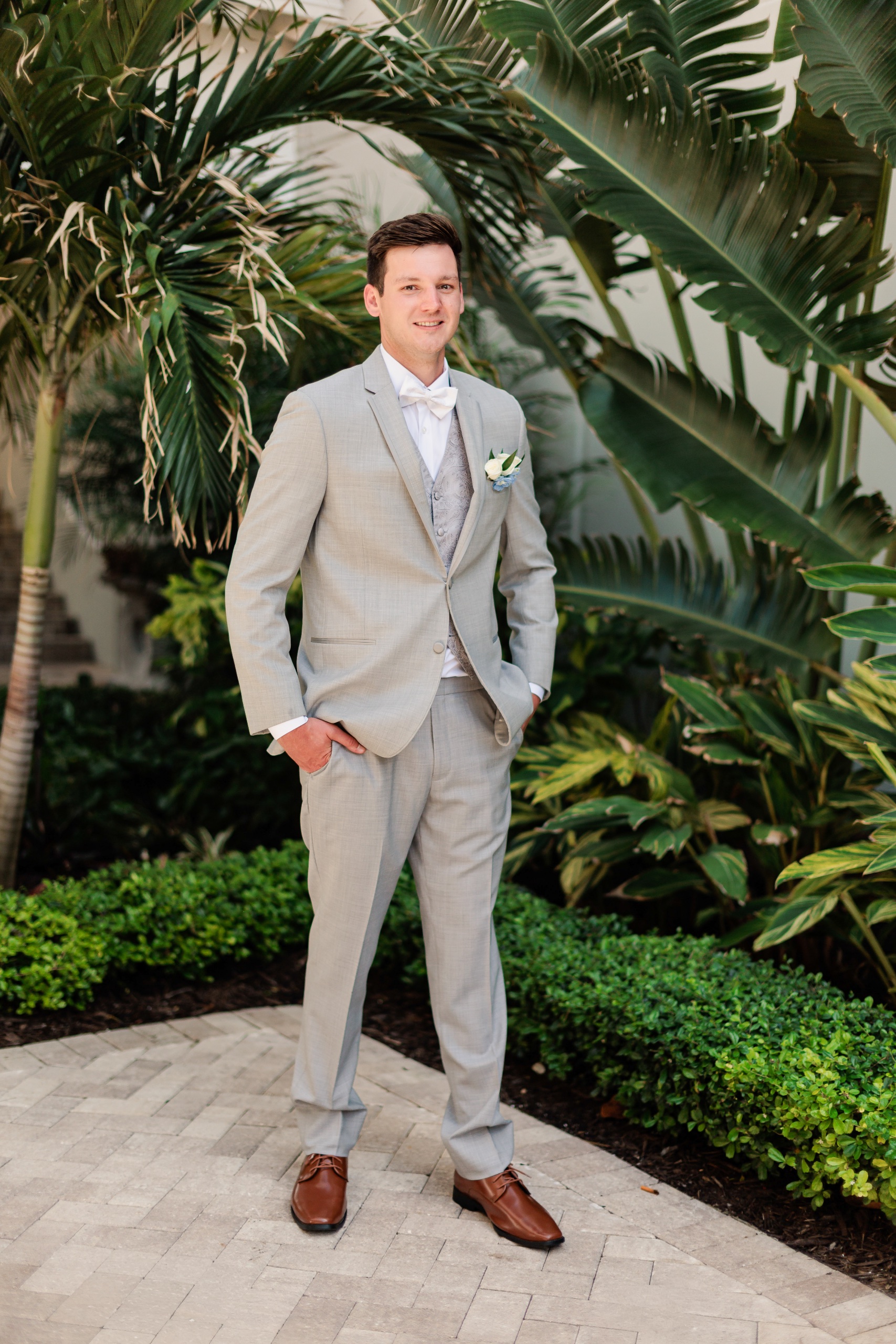 Arianna & Cole at LaPlaya Beach & Golf Resort — photograph 12