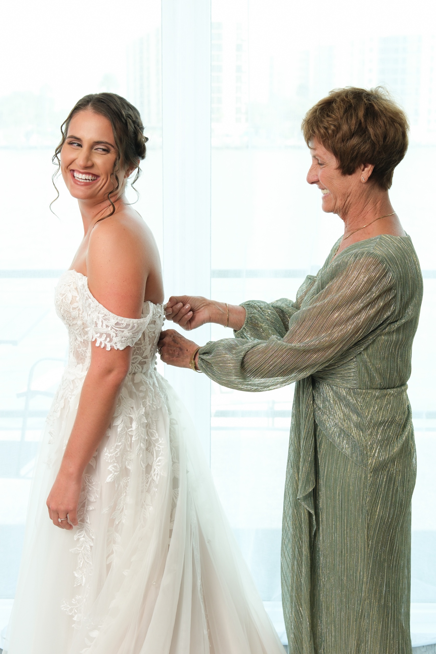 Nicolette & Addison at Yacht StarShip Cruises & Events — photograph 4