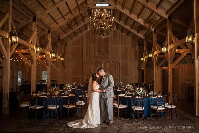 Jessica & Michael’s Rustic Bridle Oaks Barn Wedding