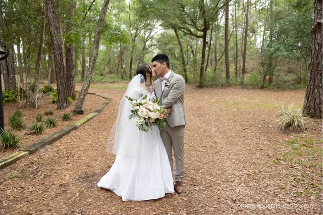 Emily & Esteban’s Chapel Valley Farm Wedding