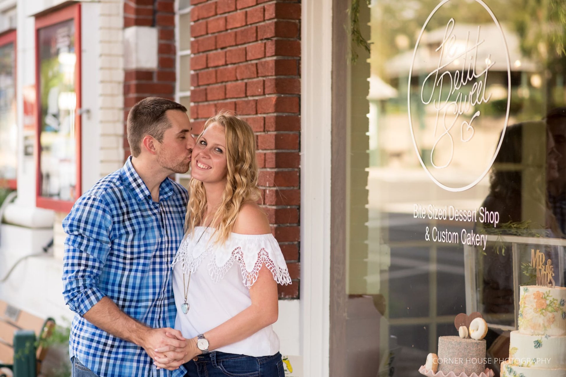 Downtown Mount Dora Engagement Downtown Mount Dora Engagement