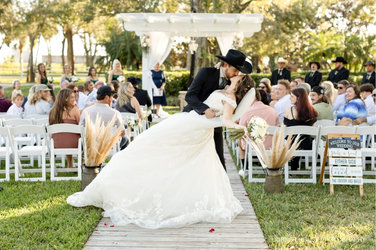 Kayla & Jonathon’s Magnolia Manor Wedding