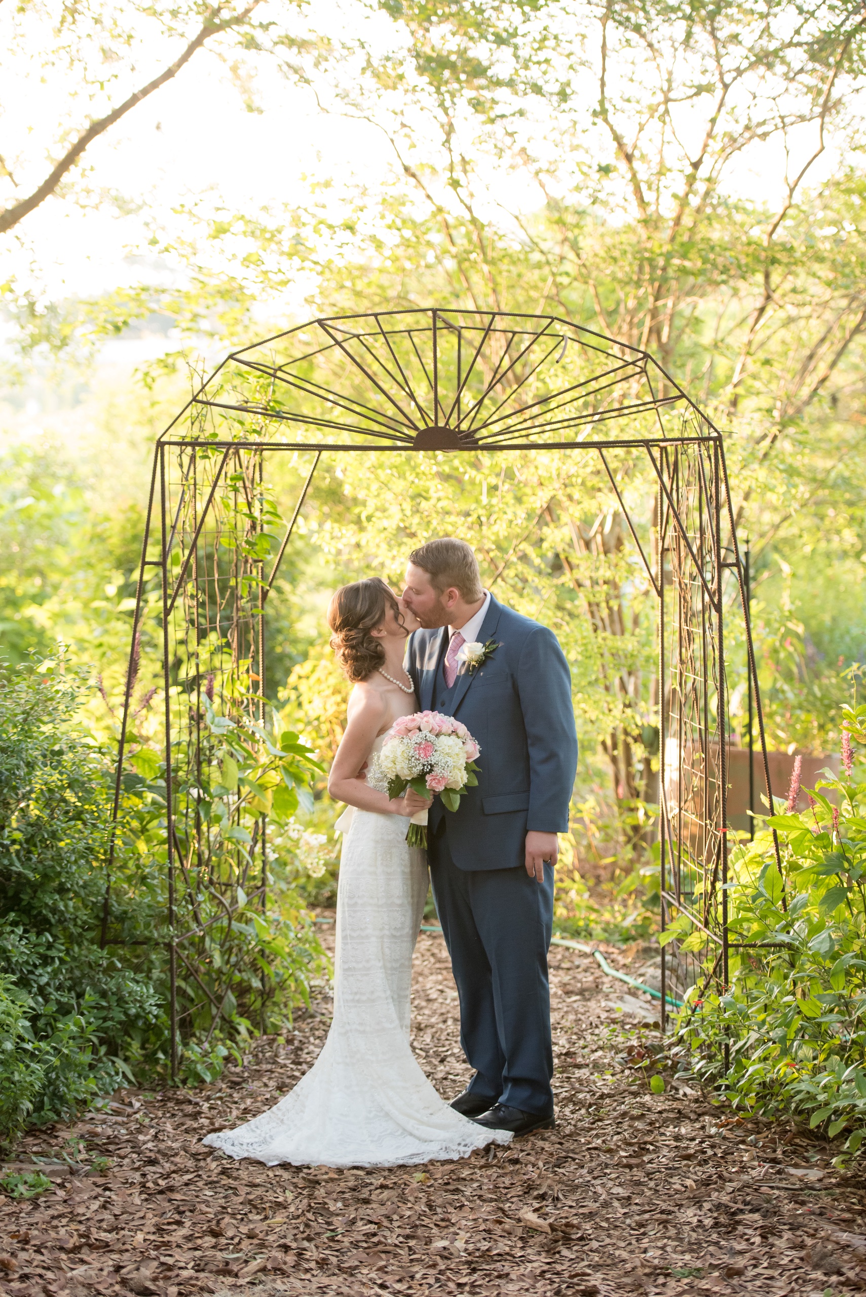 Kristen & Tim at Mead Botanical Garden — photograph 26