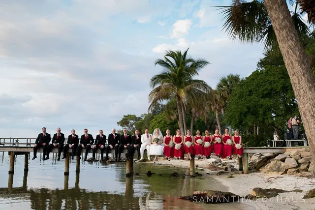 Jessica & Kip’s Merritt Island Red and Gold Holiday Wedding