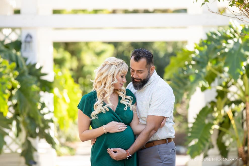 Cassie & Reuben’s Garden Maternity Session