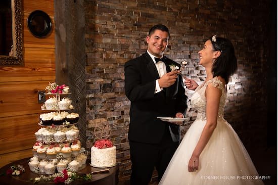 Picking a Wedding Cake Designer Picking a Wedding Cake Designer