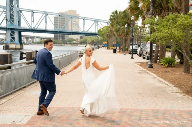 Jessica & Hansford’s Ruby Beach Brewing Wedding