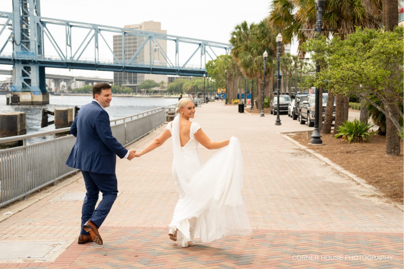 Jessica & Hansford’s Ruby Beach Brewing Wedding