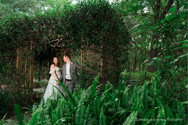 Amanda & Aaron’s Sholom Park Wedding Elopement