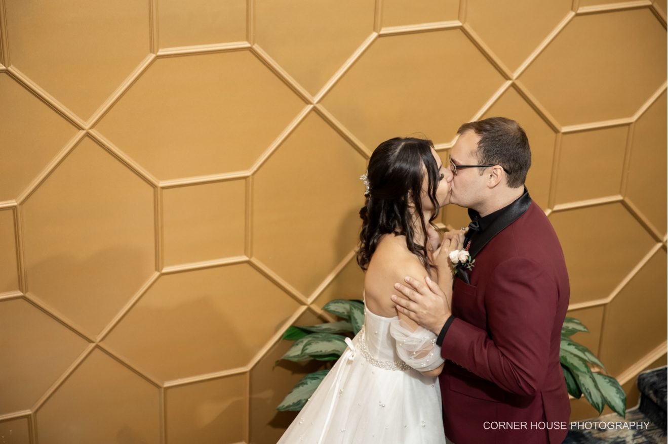Laura & Matthew’s Tampa Club Wedding